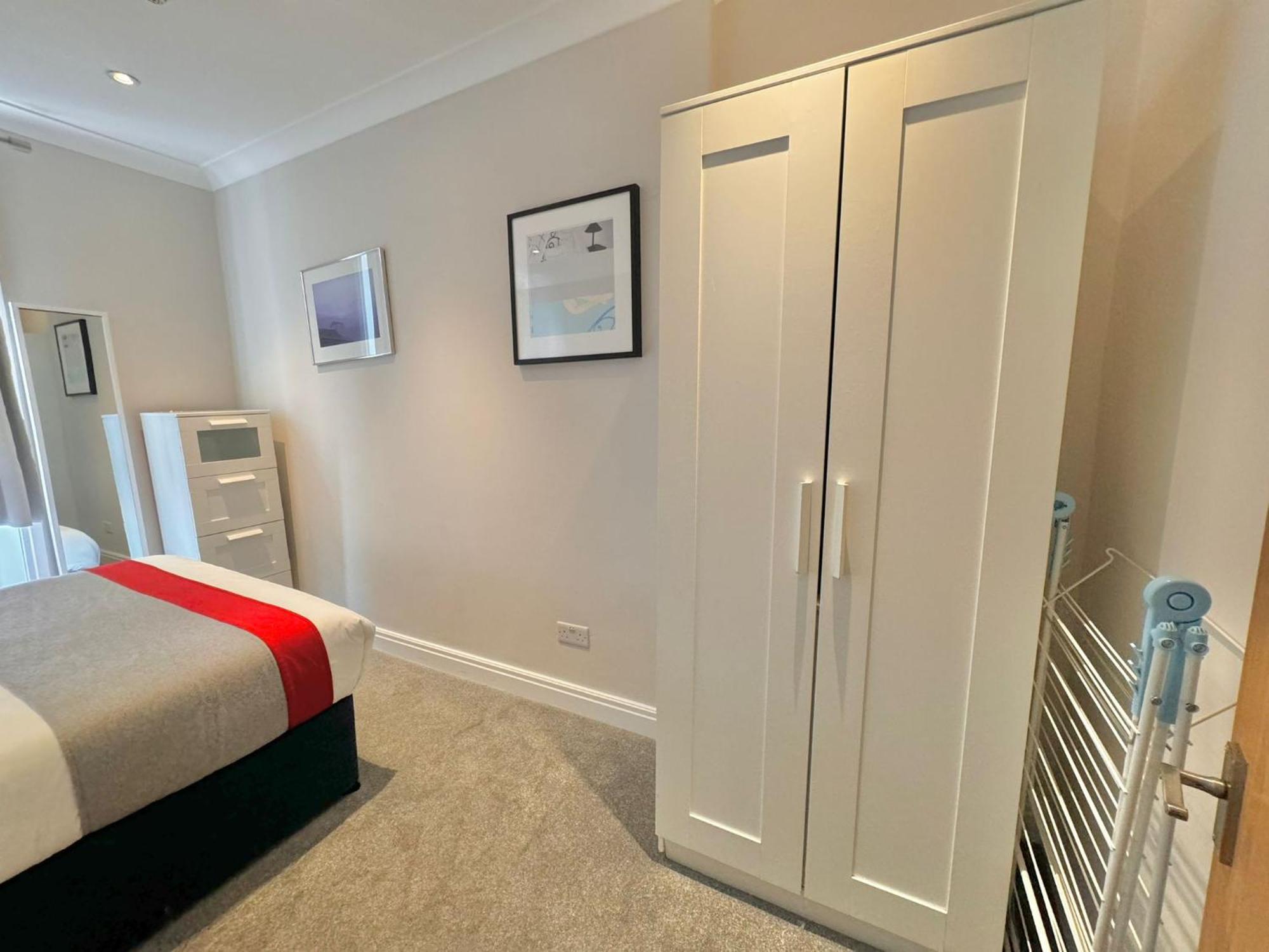 The Beverley Apartments London - Victoria Room photo