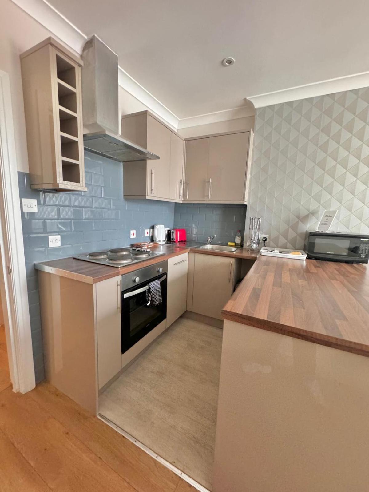 The Beverley Apartments London - Victoria Room photo